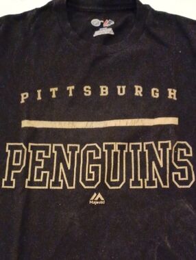 Majestic Pittsburgh Penguins Black T-Shirt with Gold Print